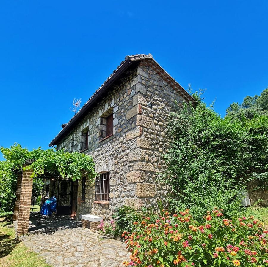 Casa Rural En Candeleda Con Piscina Y Un Maravilloso Jardin Buitenkant foto