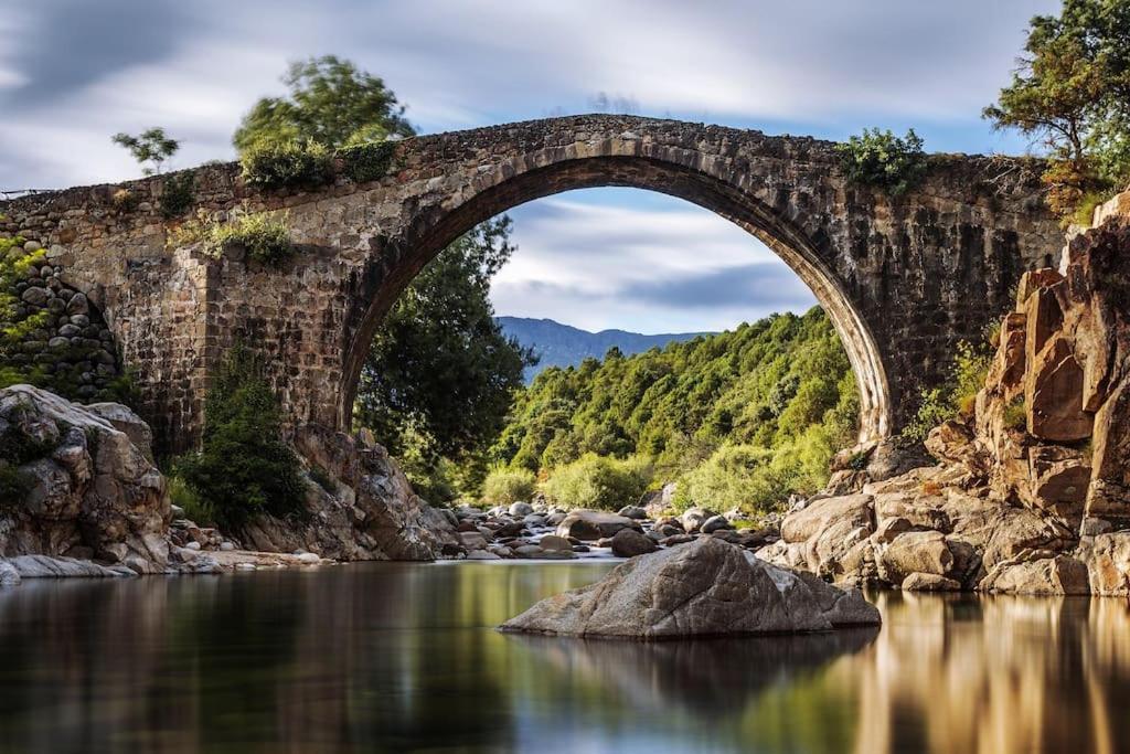 Casa Rural En Candeleda Con Piscina Y Un Maravilloso Jardin Buitenkant foto