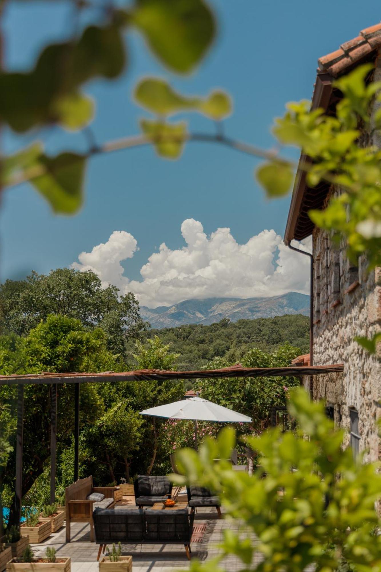 Casa Rural En Candeleda Con Piscina Y Un Maravilloso Jardin Buitenkant foto