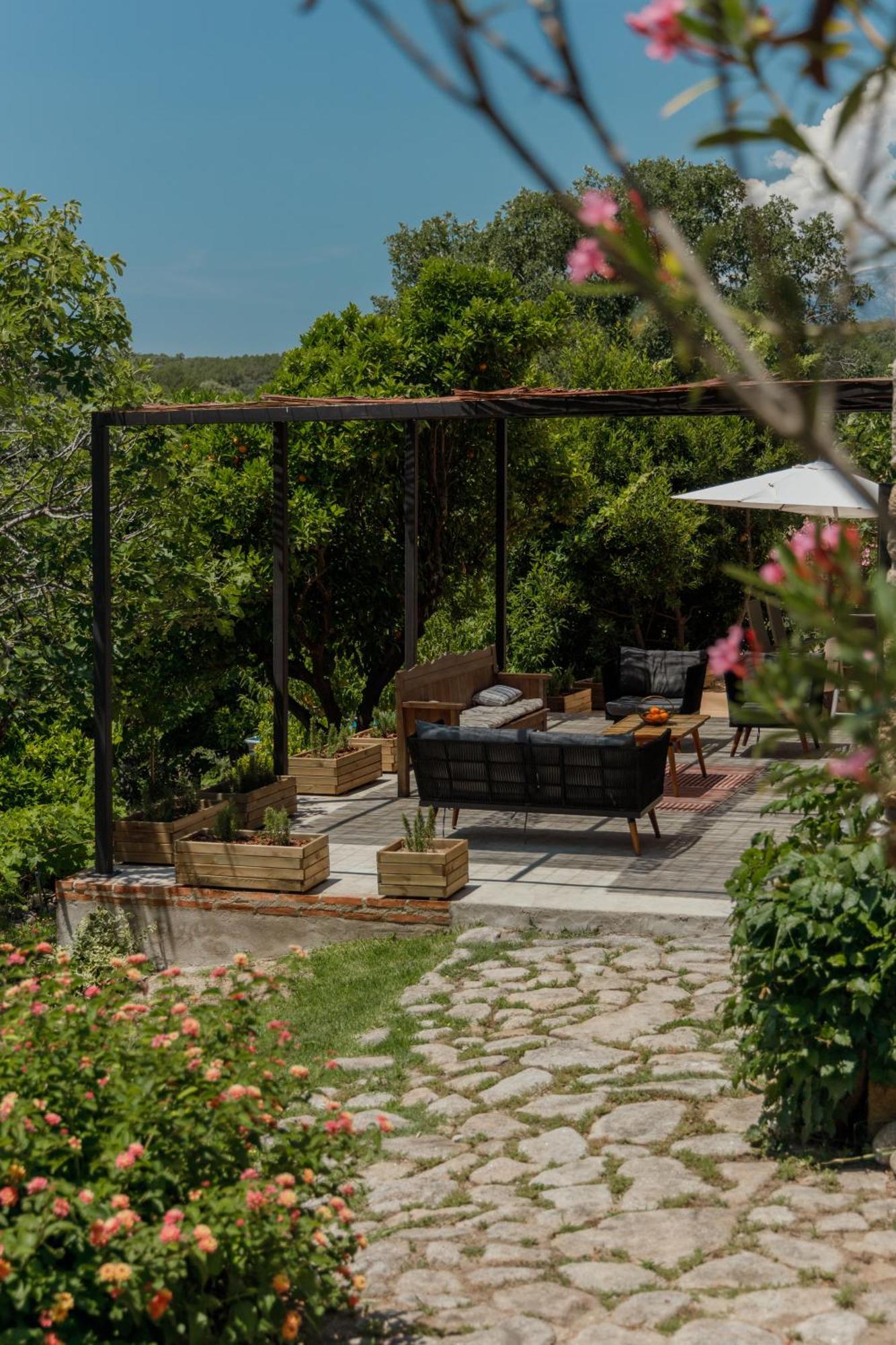 Casa Rural En Candeleda Con Piscina Y Un Maravilloso Jardin Buitenkant foto