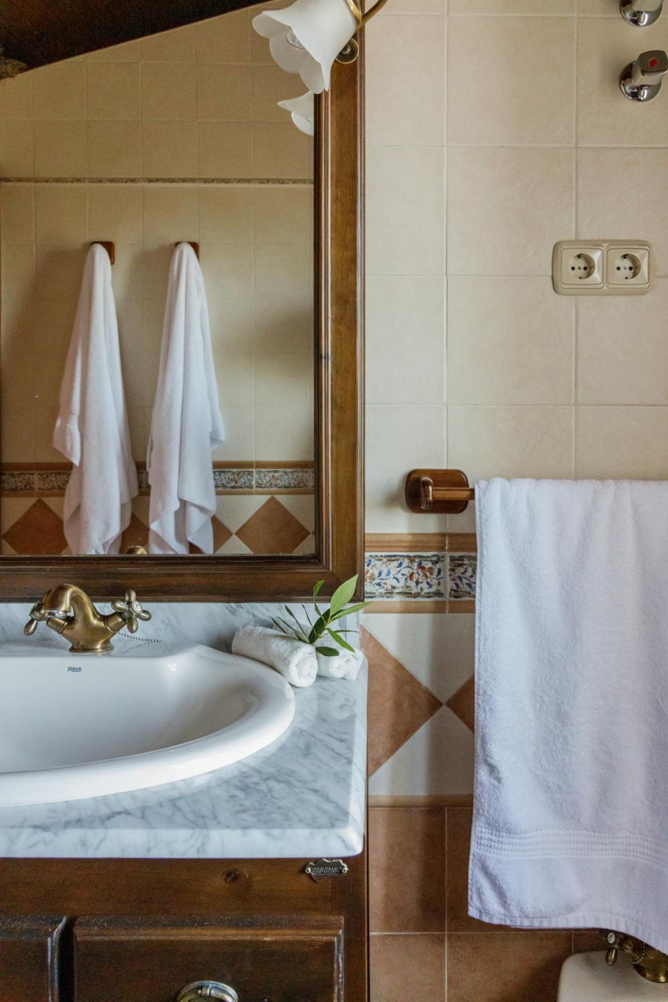 Casa Rural En Candeleda Con Piscina Y Un Maravilloso Jardin Buitenkant foto