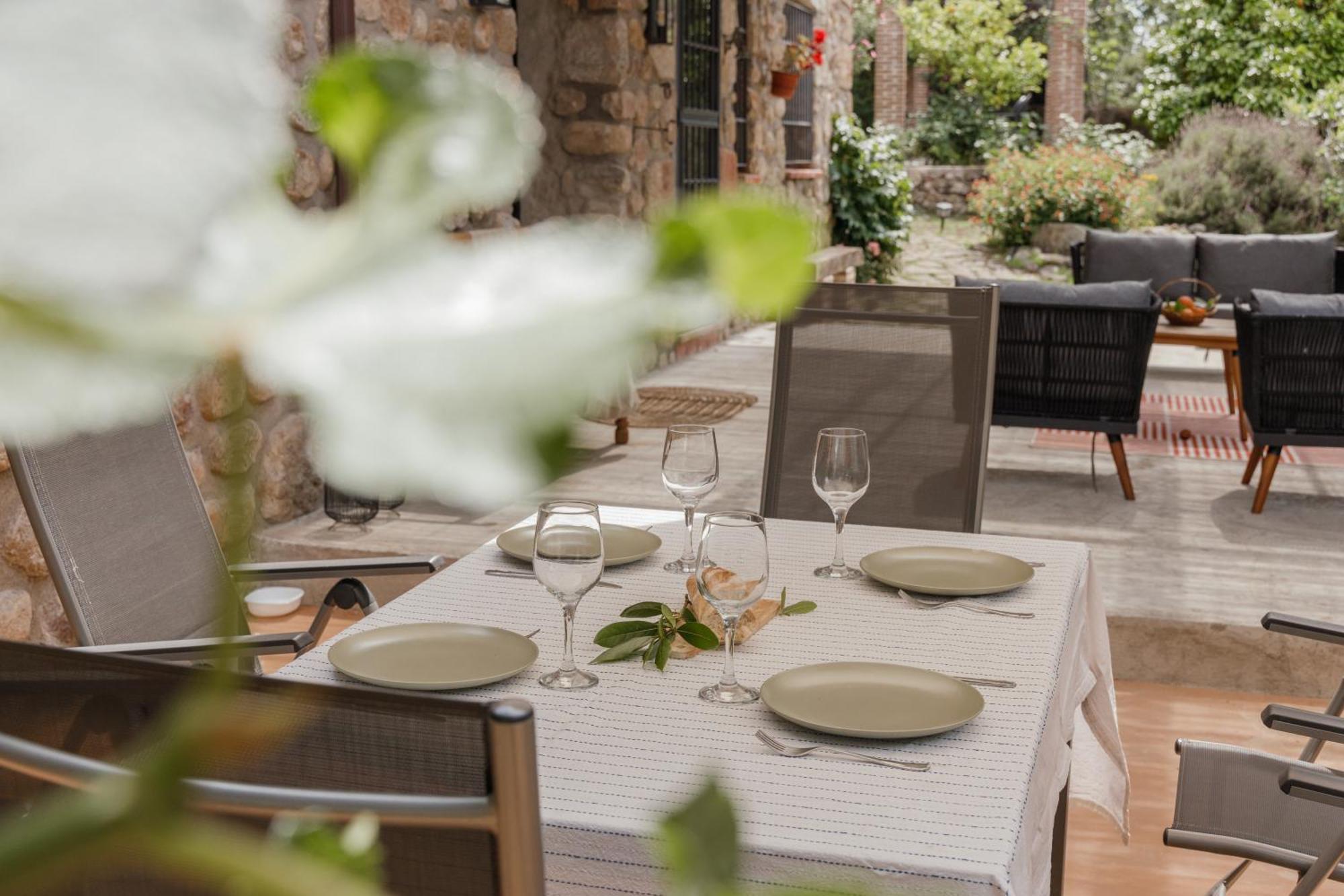 Casa Rural En Candeleda Con Piscina Y Un Maravilloso Jardin Buitenkant foto